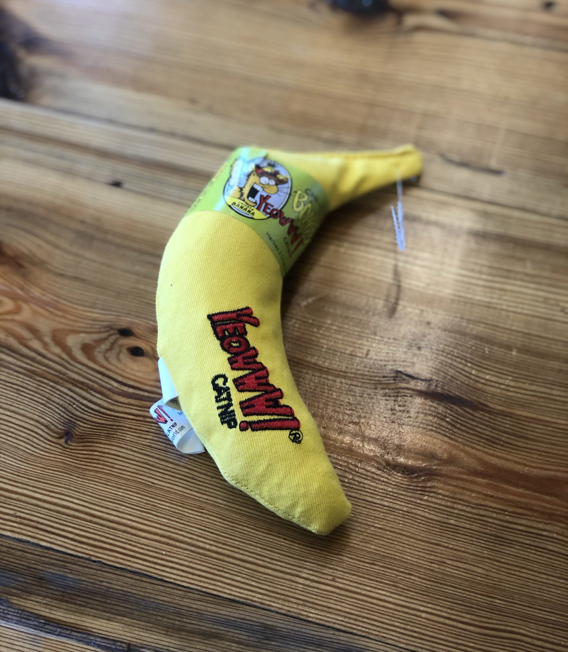 Yeowww Cat Nip Banana Pet Wants Charlotte